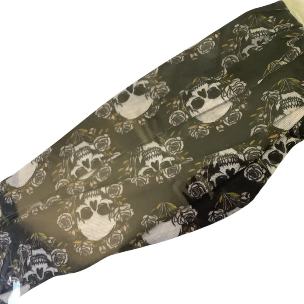 Lightweight backing Skull and Rose  Face Mask New 50x25cm